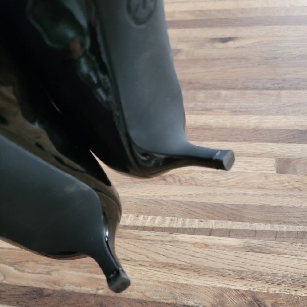 Michael Michael Kors Alina Flex pump in black patent leather. - Picture 12 of 16